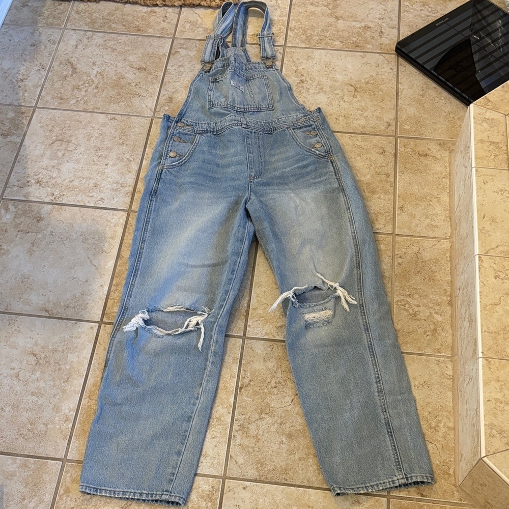 Anthropologie Levis distressed Denim Overalls   Sz Small
